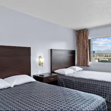 Holiday Lodge Wenatchee Exterior foto